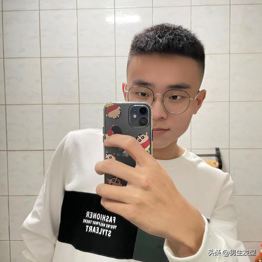 最新男士發(fā)型圖片，展現(xiàn)變化之美，自信與成就的力量風(fēng)采