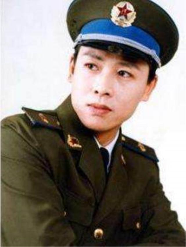 胡亞捷，演藝之路的璀璨之星