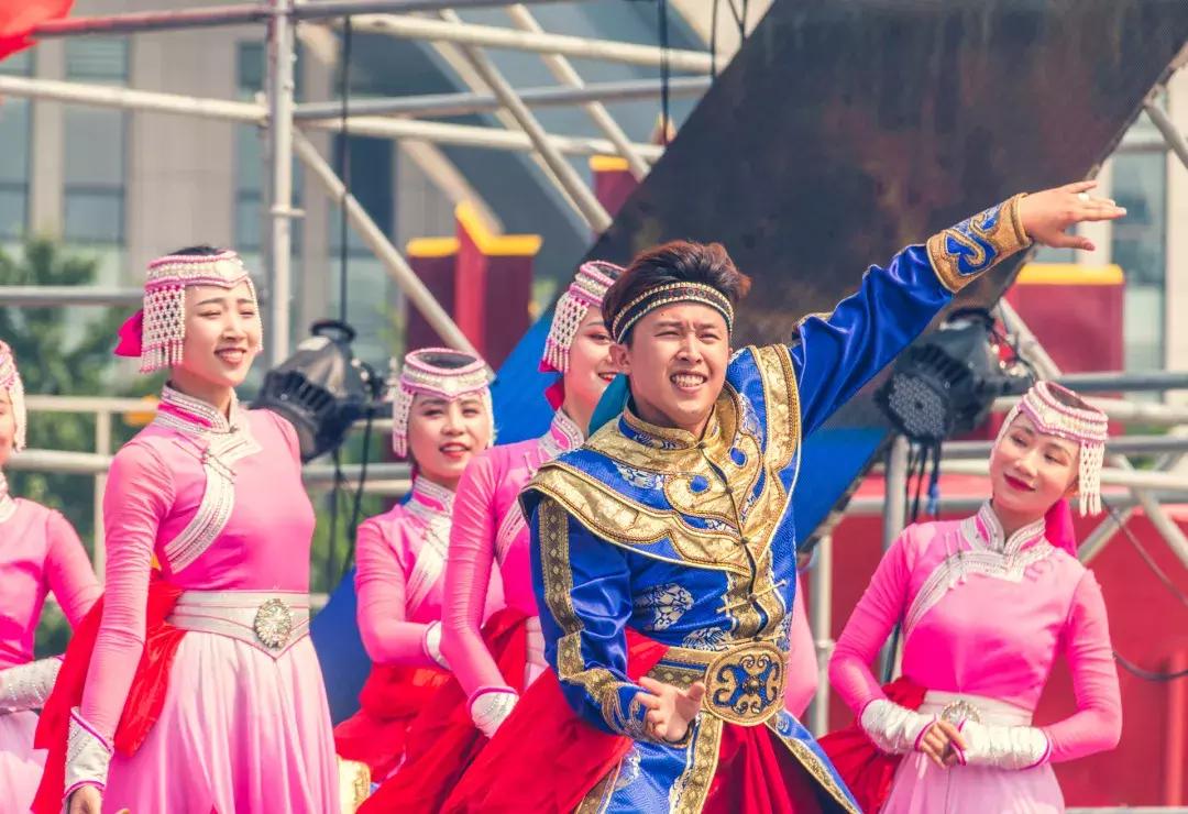 演員民歌，科技重塑舞臺(tái)魅力，開(kāi)啟全新視聽(tīng)盛宴