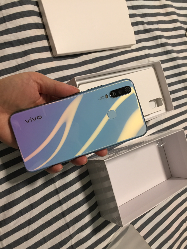 Vivoy系列最新款，科技與時(shí)尚的完美融合之旅