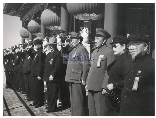 毛澤東最新動(dòng)態(tài)與時(shí)代回響，時(shí)代巨人的背影與回響